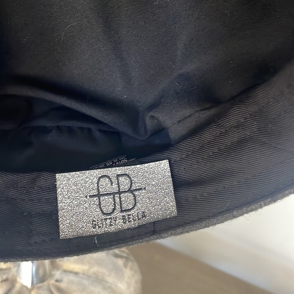 Glitzy Bella Brand Women’s Gray Cap with Black rope,silver button embellishment - Picture 6 of 7